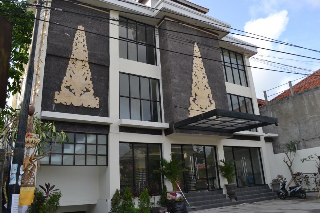 Ivanka Airport Inn Kuta Lombok Exterior foto