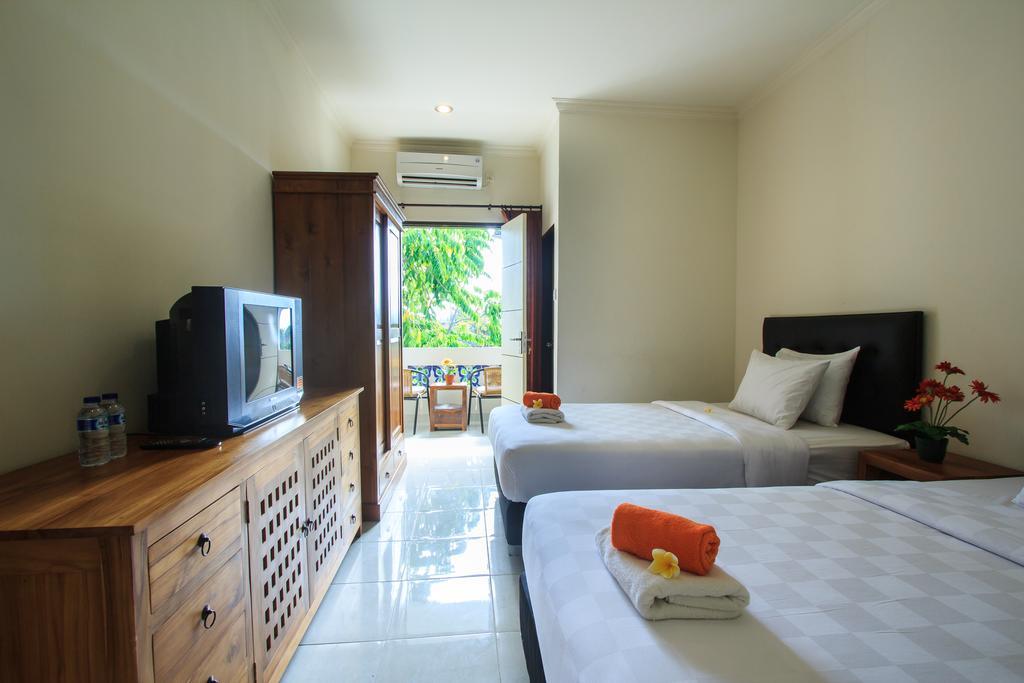 Ivanka Airport Inn Kuta Lombok Exterior foto